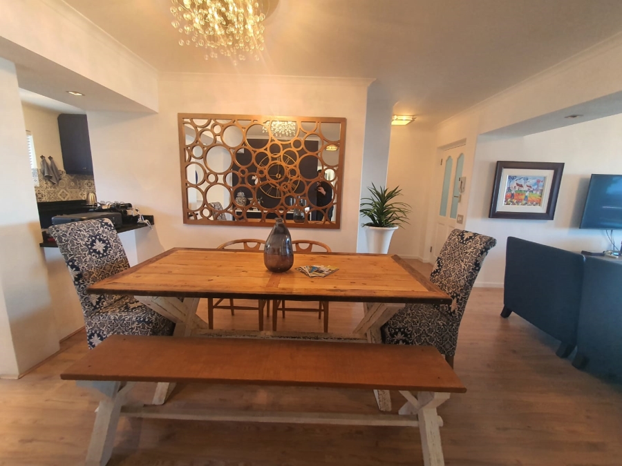 To Let 2 Bedroom Property for Rent in Bantry Bay Western Cape